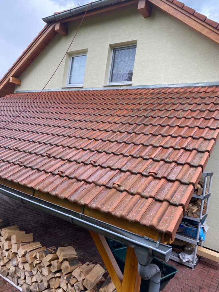 čištění střechy v Ostravě